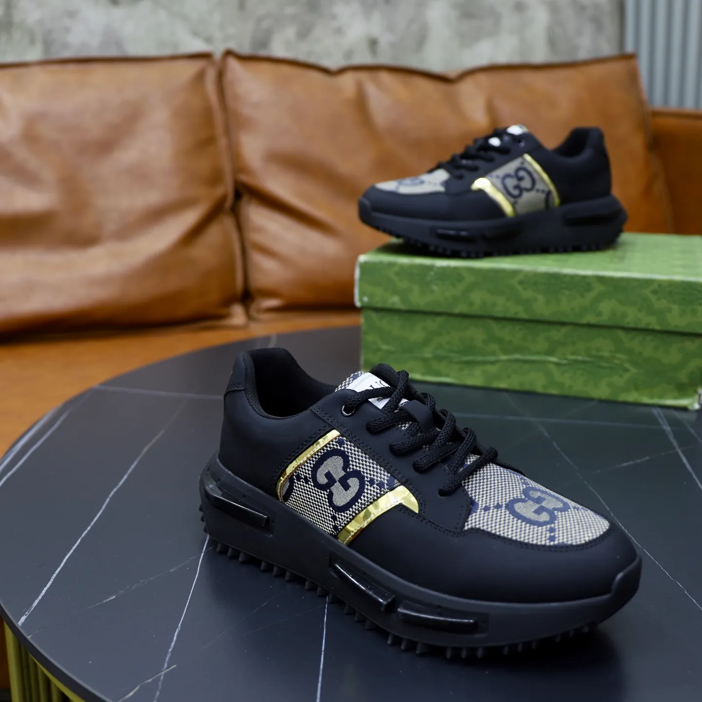 Ex-factory price: 462💰🙅‍♂️🙅‍♂️🙅‍♂️ Brand: GUCCI Standard code: 38-44 (45 customized) Grade: Same as the official website Material: Original material splicing Comfortable and breathable lining Lightweight and wear-resistant sports outsole Style category: Men's fashionable casual shoes Running sneakers Distinguished luxury brand elements Top luxury Color: actual picture color